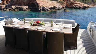Al Fresco Dining