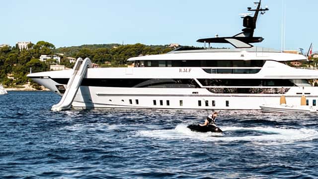R.M.F yacht charter photo 2