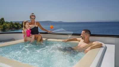 Large Jacuzzi on sundeck