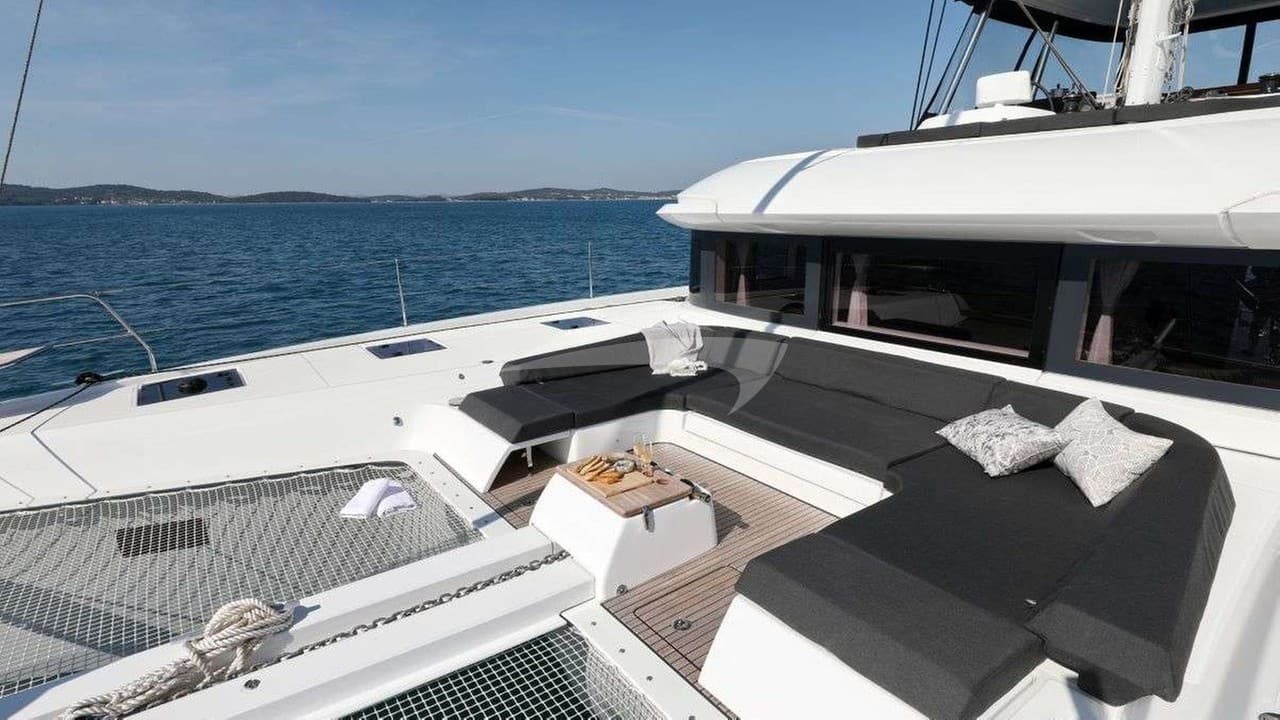 CHAMPAGNE PLEASE, photo from the yacht portfolio 12
