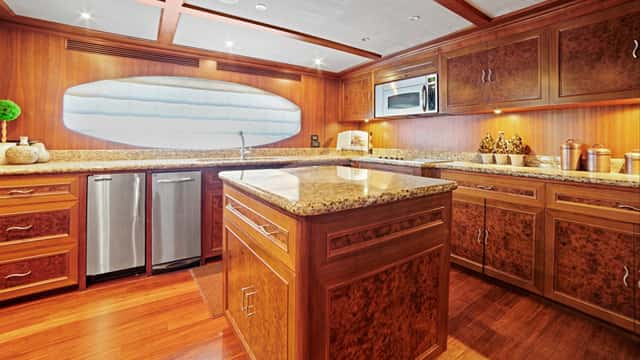 HARLEY G yacht charter photo 4