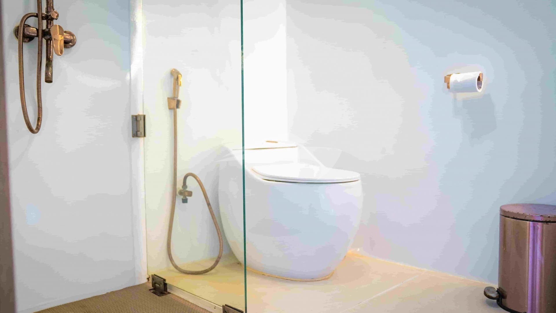 Atoll villa room barth room and toilet area (1)