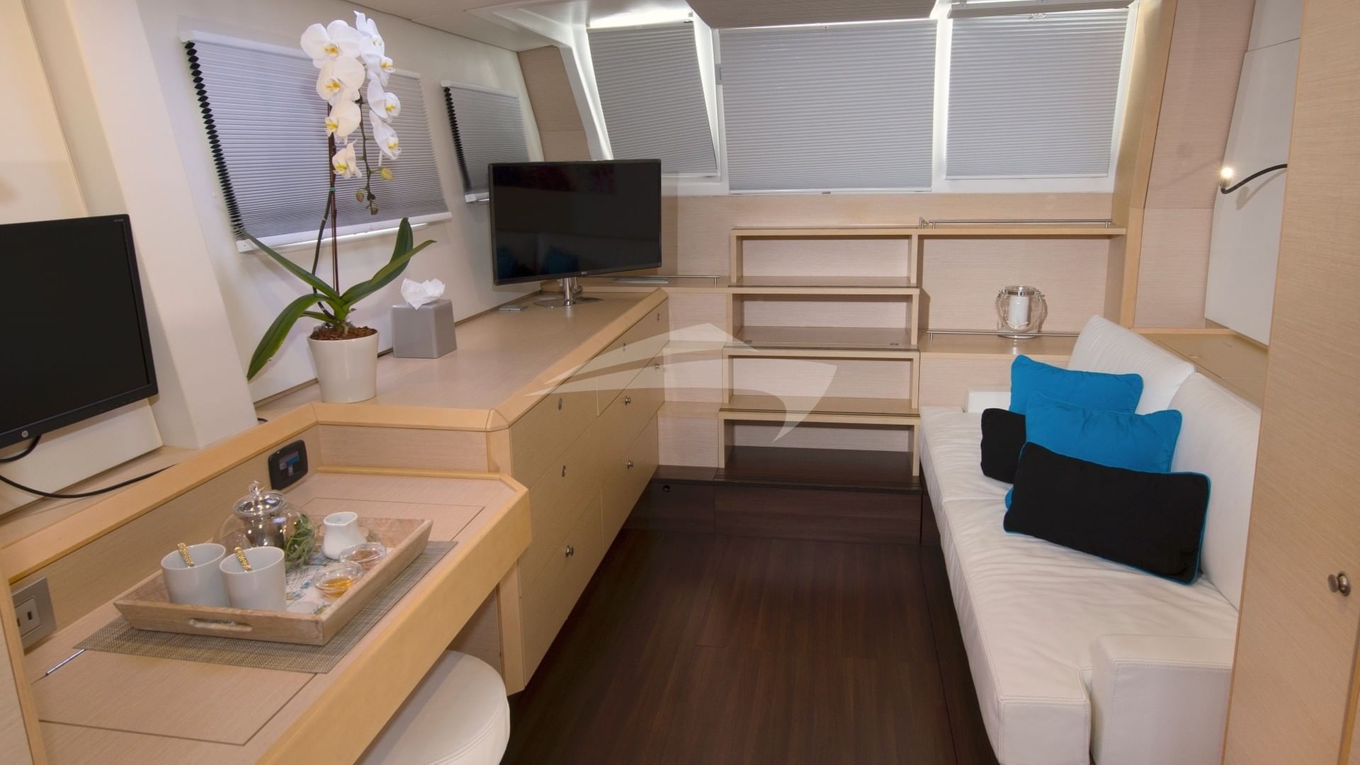 Master suite office and lounge