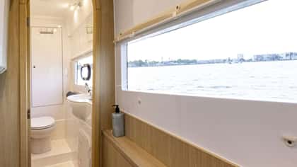 JOY 11m motor yacht charter, photo 7
