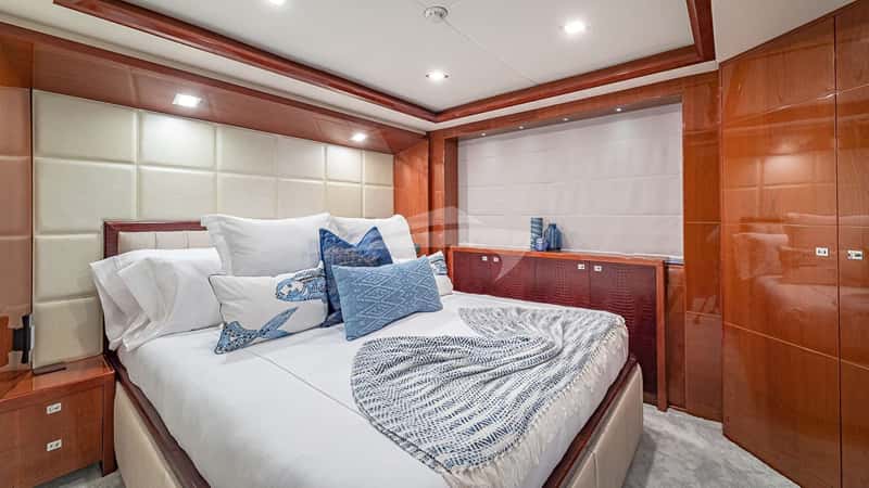BEACHFRONT II 32m motor yacht charter, photo 9