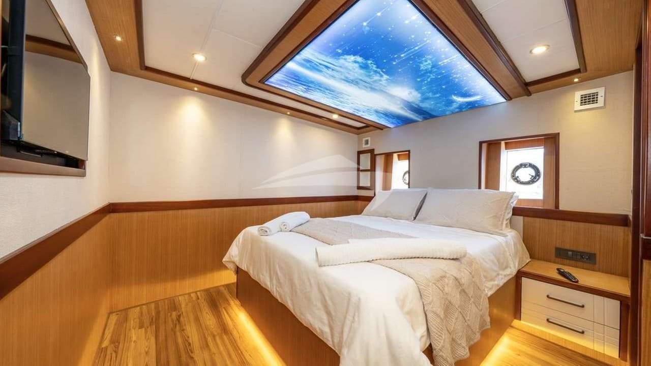 LILA TRAWLER, photo from the yacht portfolio 12