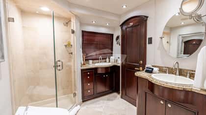 EALU 40m motor yacht charter, photo 7