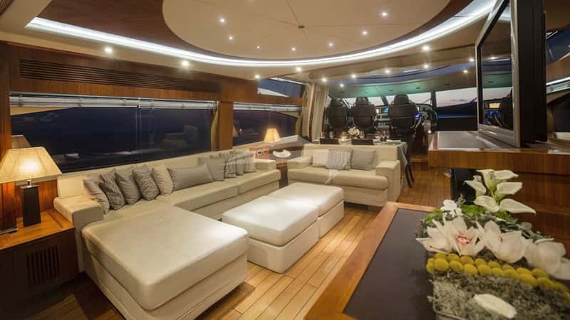 BLADE 6 28m motor yacht charter, photo 3
