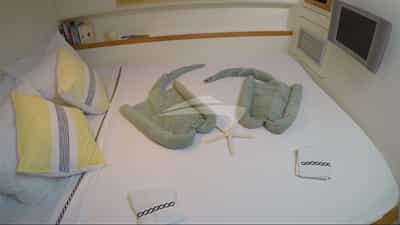 Towels as sea rays on Pelican