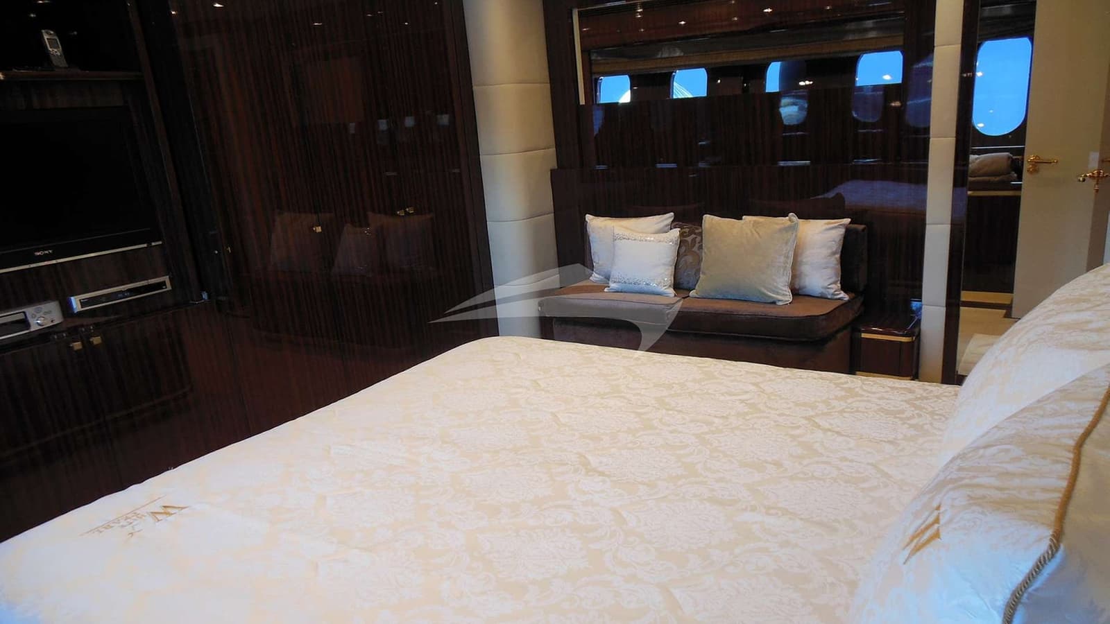 WHITE PEARL, photo from the yacht portfolio 13