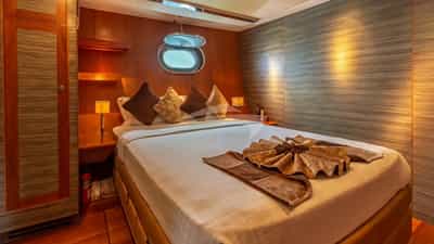 Double Cabin
