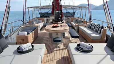 Seahawk Flybridge