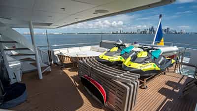 Sky lounge Deck