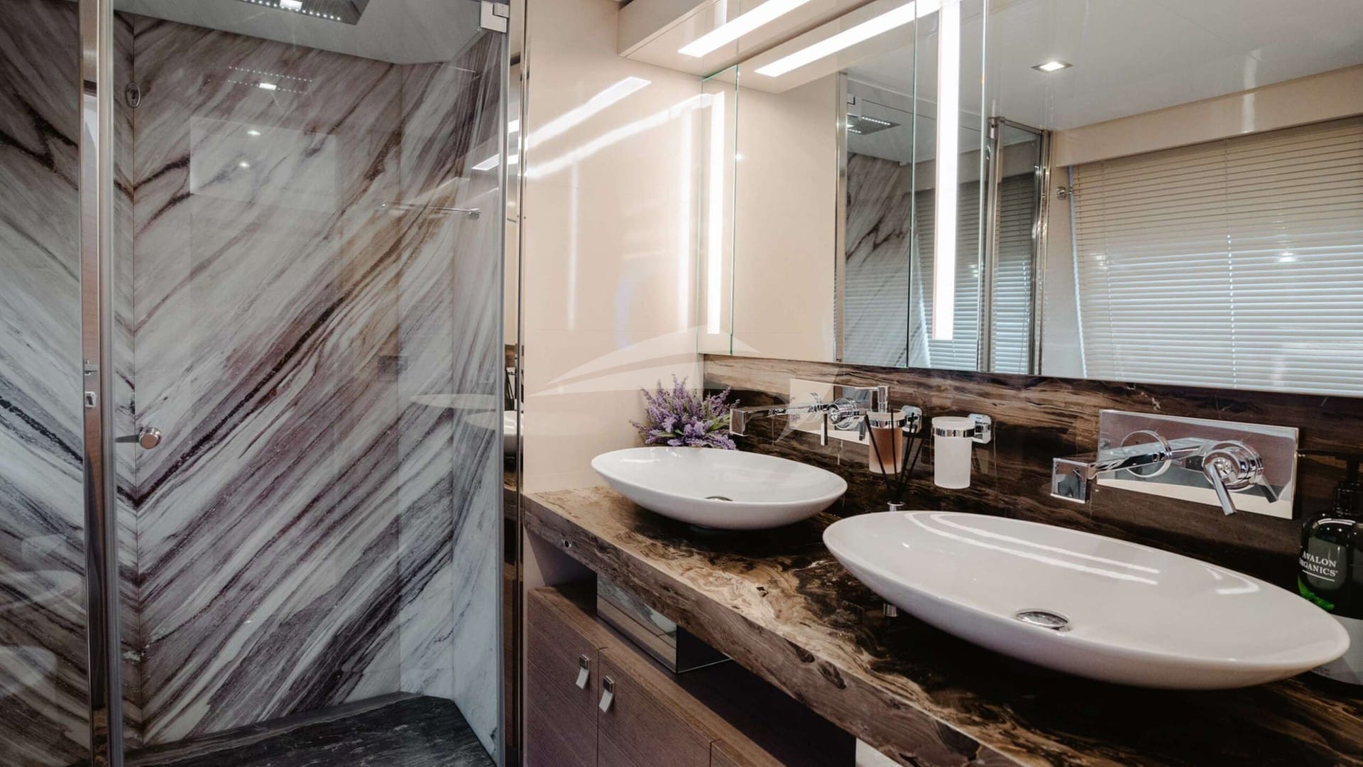 Master Bathroom - Main Deck