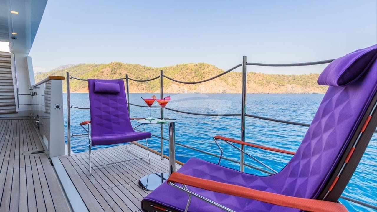 Fold out balconies from main saloon