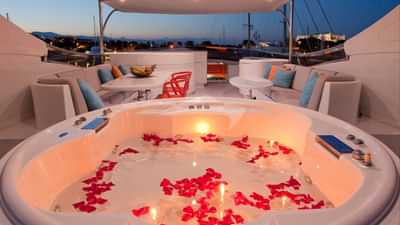 Deck Jacuzzi