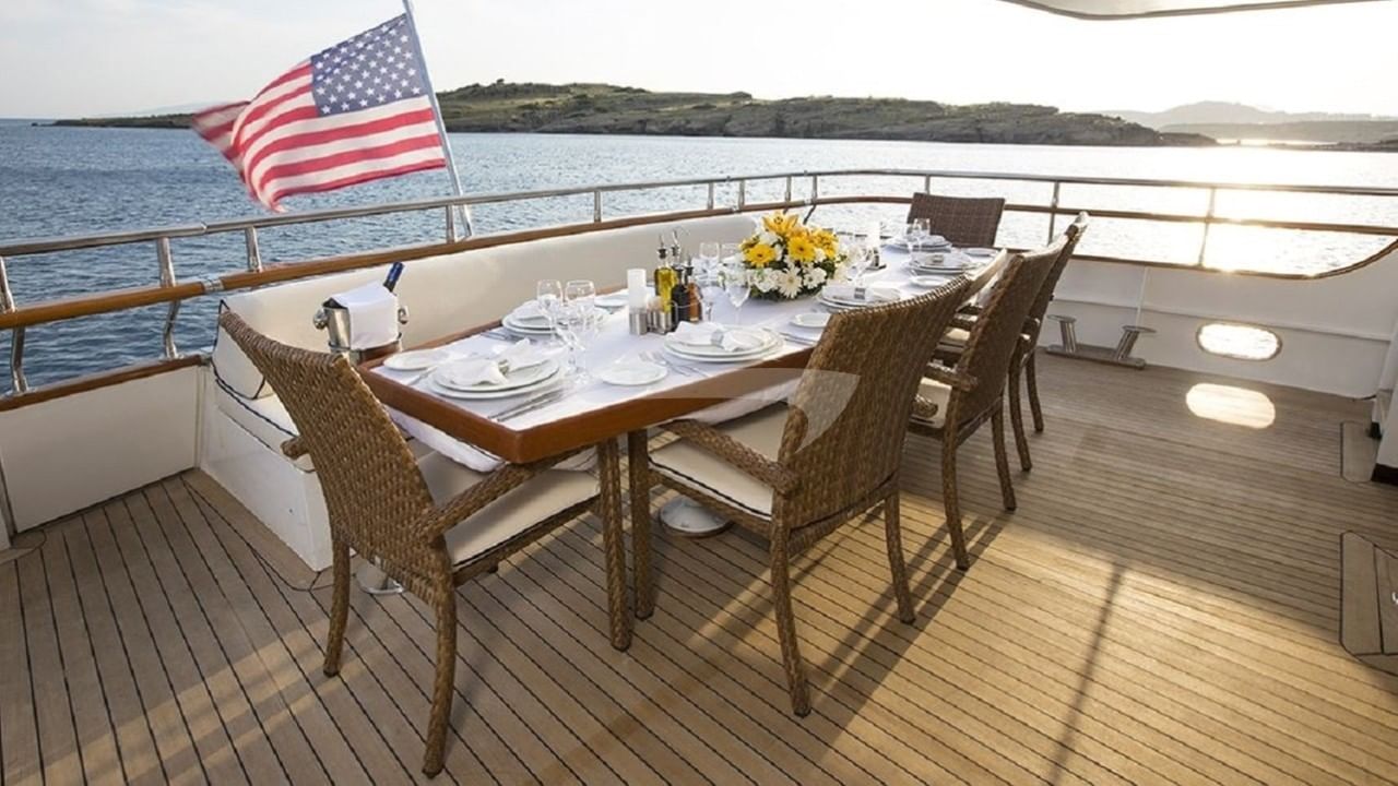Deck Dining