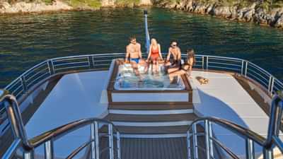 Sundeck Jacuzzi and relaxation pads