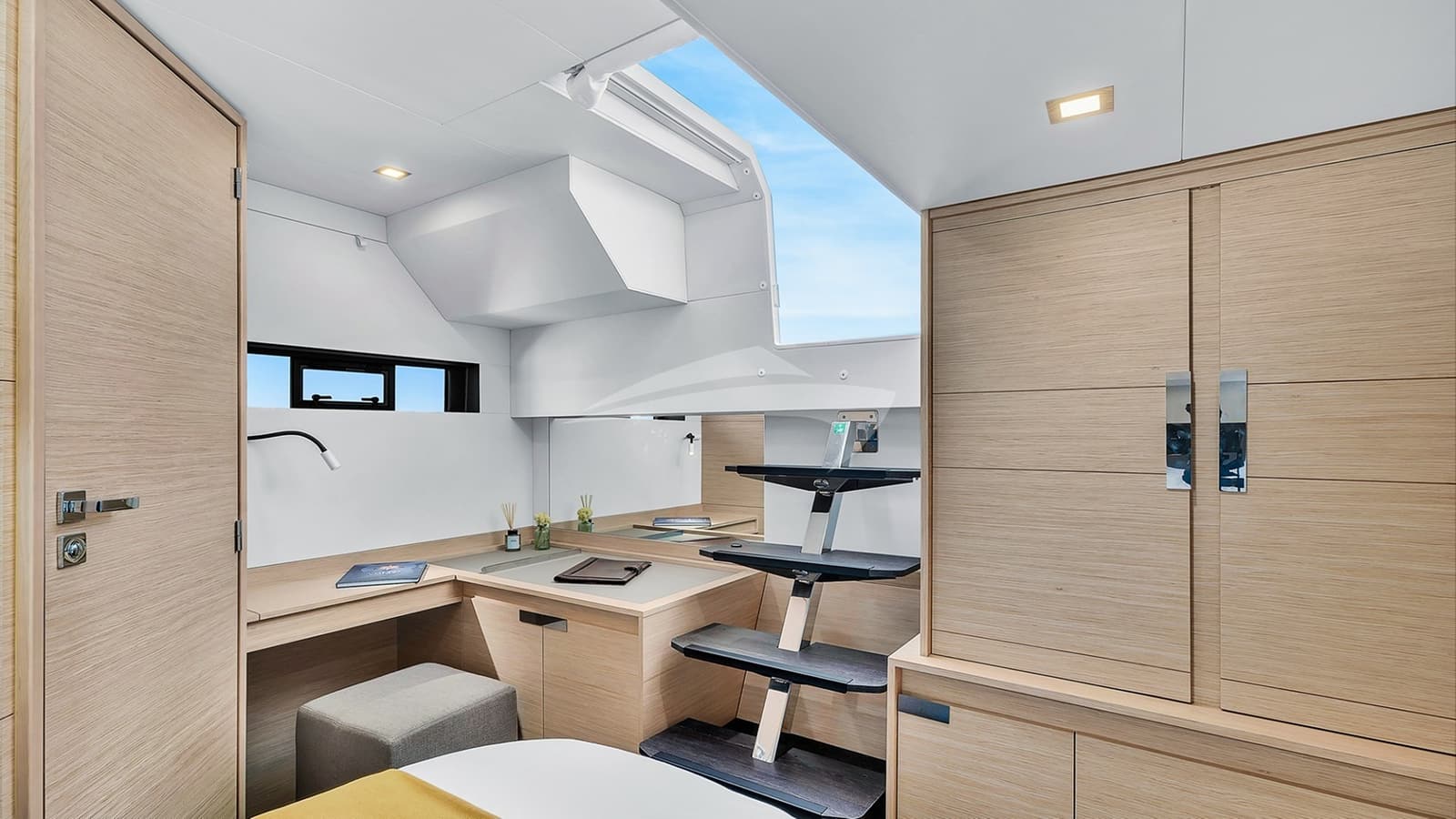 NEOW, photo from the yacht portfolio 25