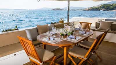 Al Fresco Dining