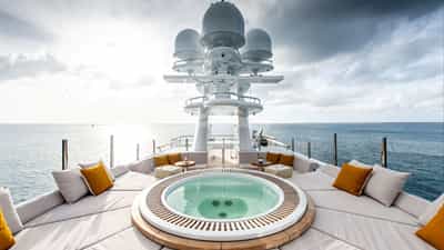 Jacuzzi DEck