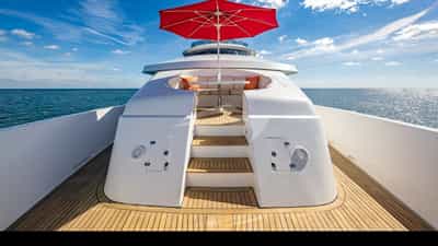 Bow seating area