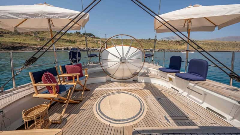 MALIZIA 25m sailing yacht charter, photo 9