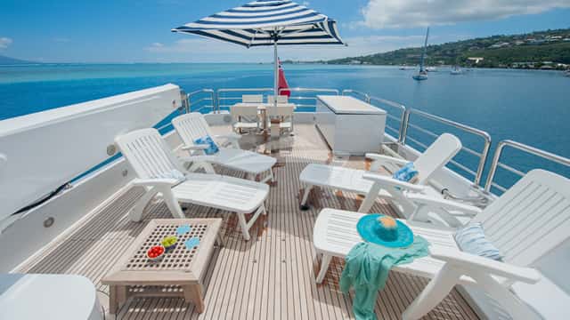SHORETHING yacht charter photo 5