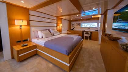 OTTAWA IV 39m motor yacht charter, photo 10