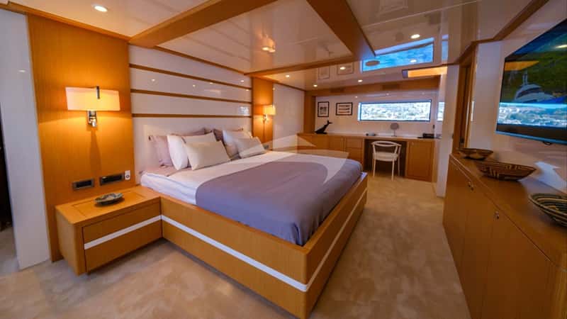 OTTAWA IV 39m motor yacht charter, photo 10