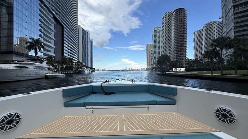 LA ONDINA 15m motor yacht charter, photo 9