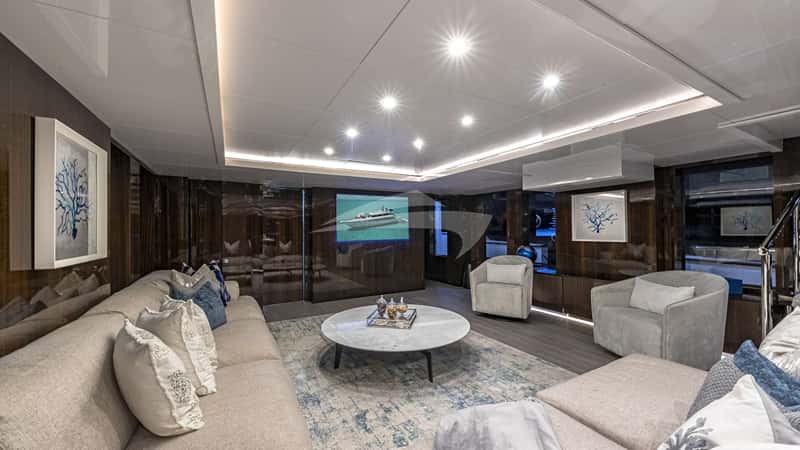 OCULUS 39m motor yacht charter, photo 10