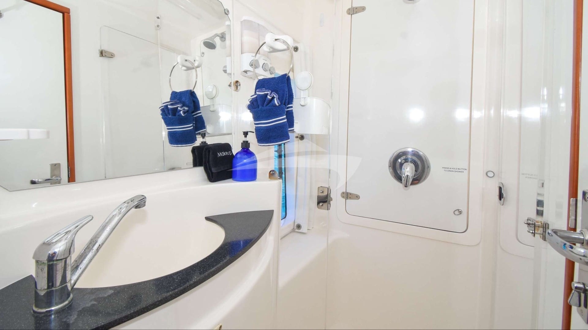 Guest head and shower