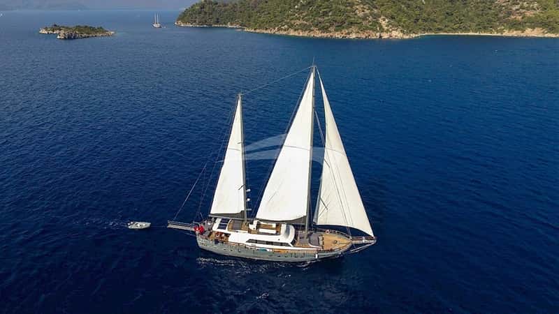VIRTUOSO 35m sailing yacht charter, photo 3