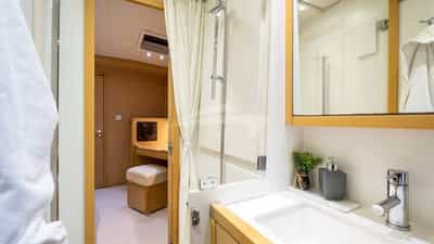 Guest Bathroom - Aft Left Cabin