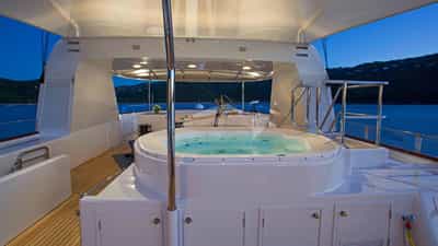 Deck Jacuzzi