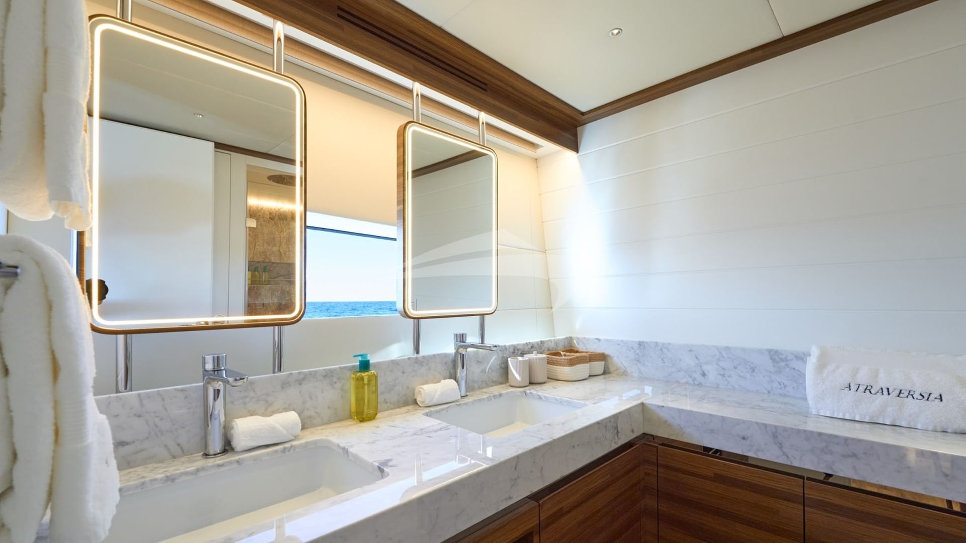 ATRAVERSIA master bathroom