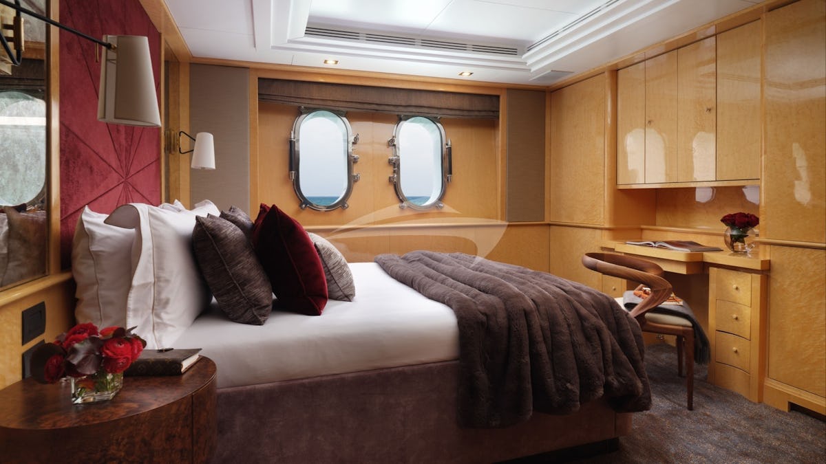 Lower deck double en-suite cabin