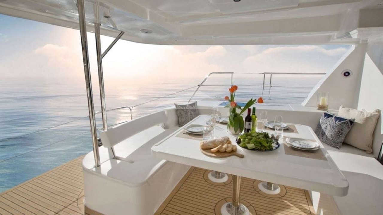 Cockpit dining area