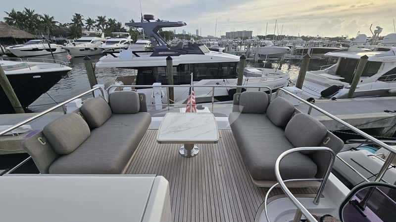 RELENTLESS 15m motor yacht charter, photo 6