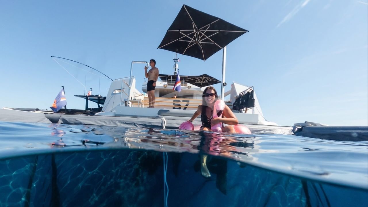 Swimming in netted sea pool