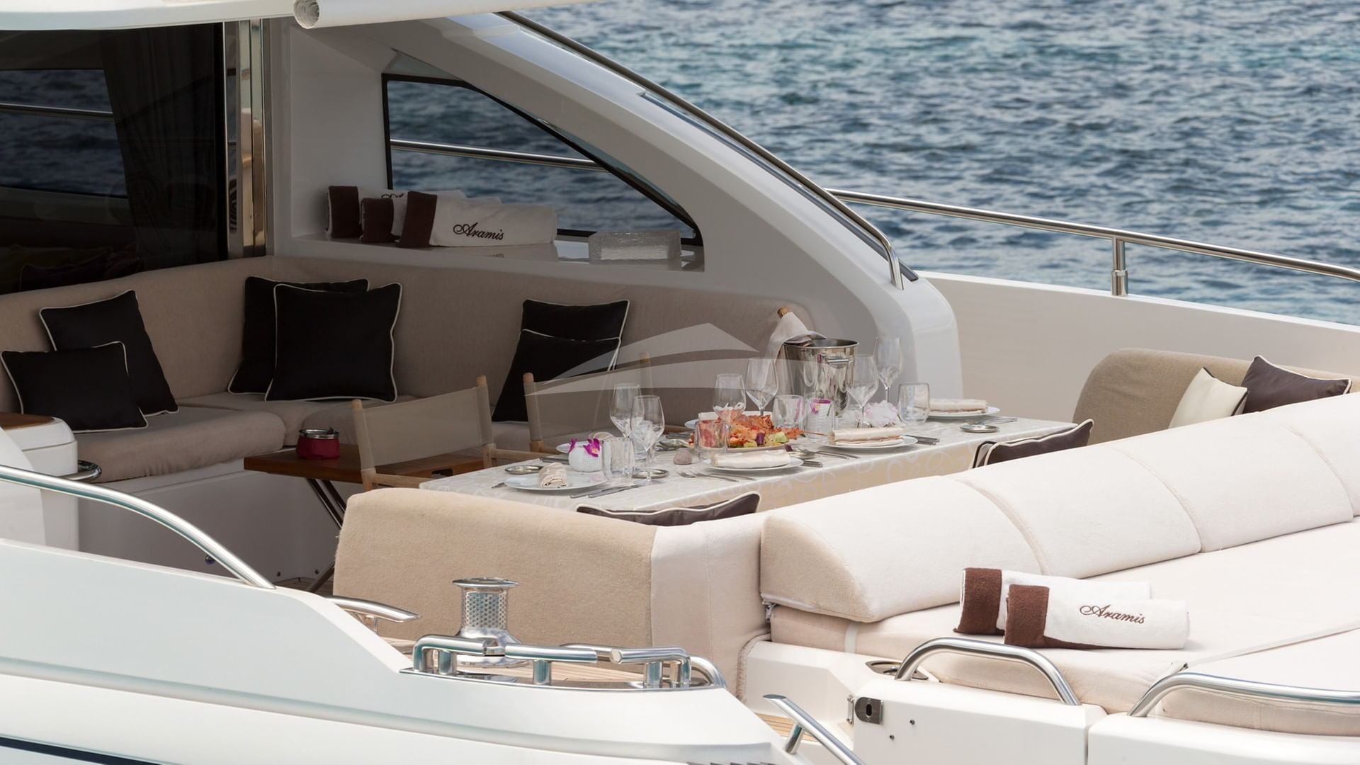 Cockpit with ldressed unch table