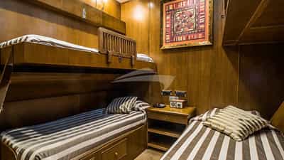 Twin Bedroom with Pullman