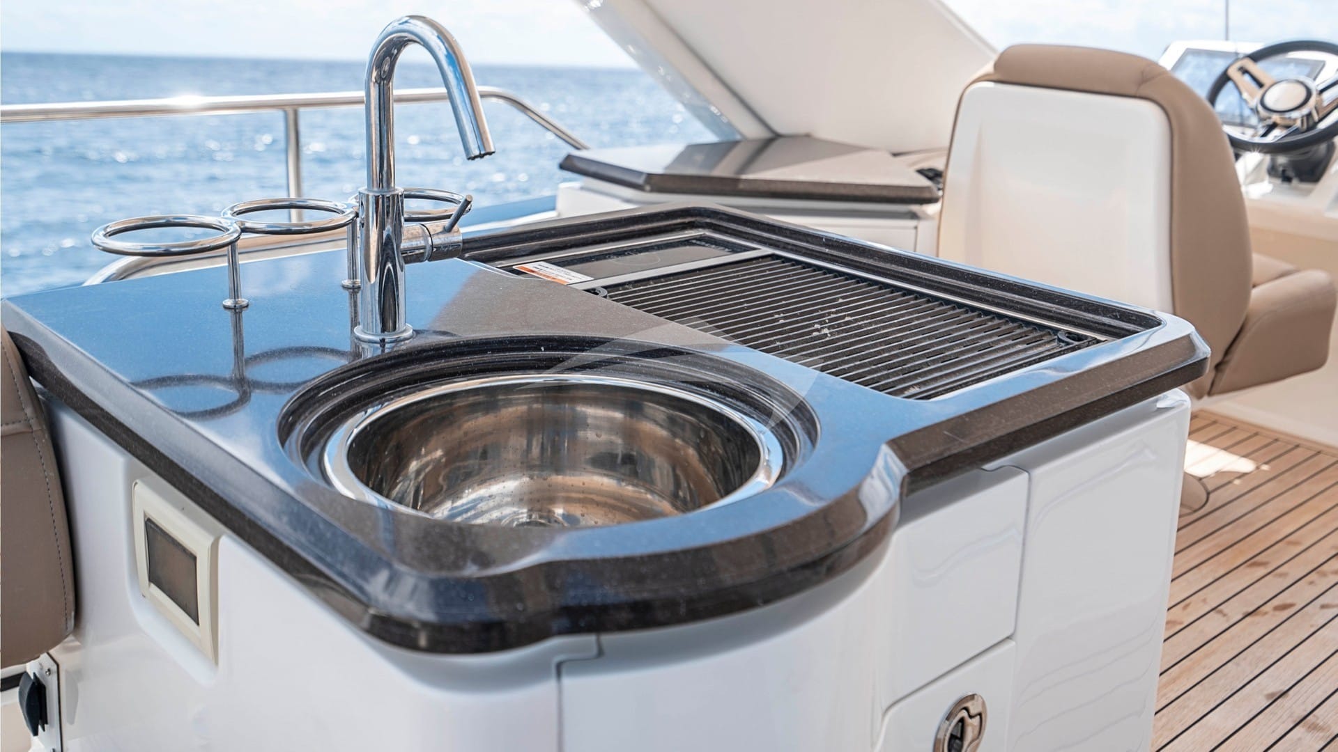 Upper Deck Bar & Grill