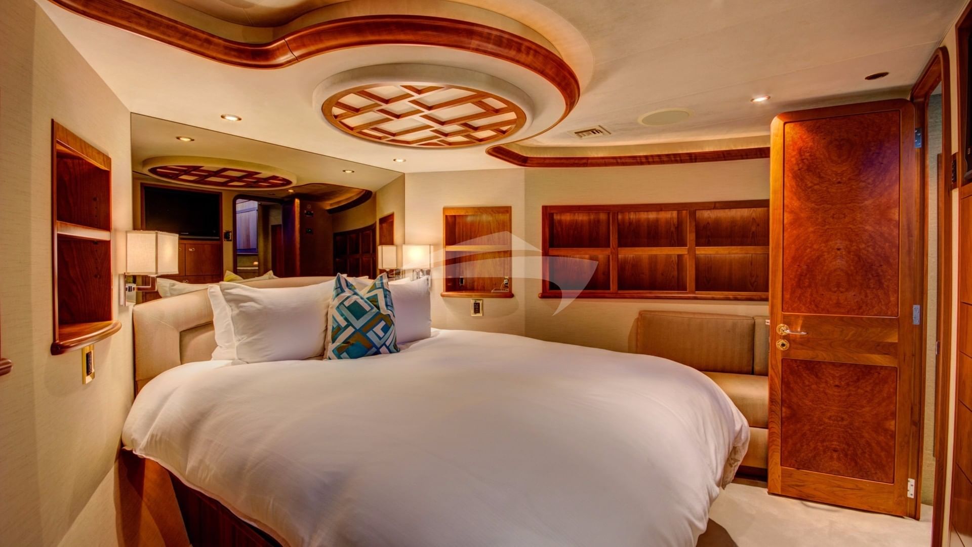 VIP guest stateroom, fwd