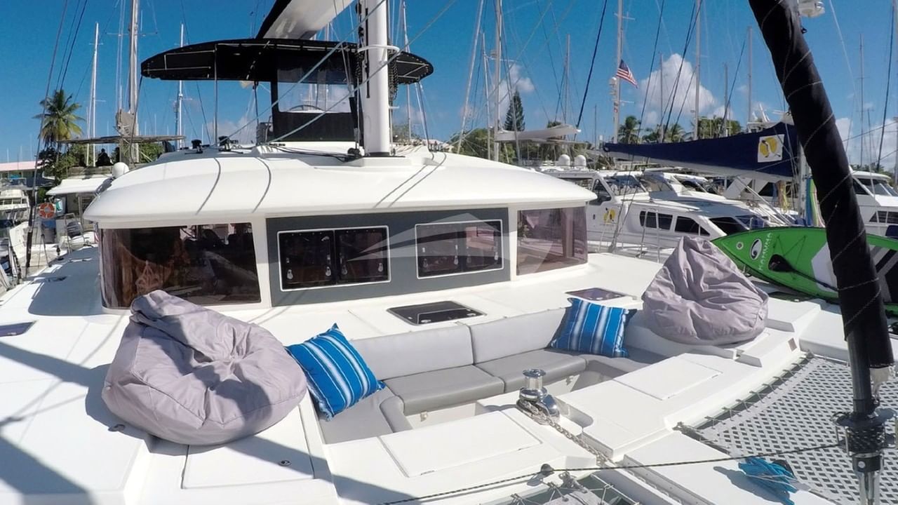 Front deck lounge area