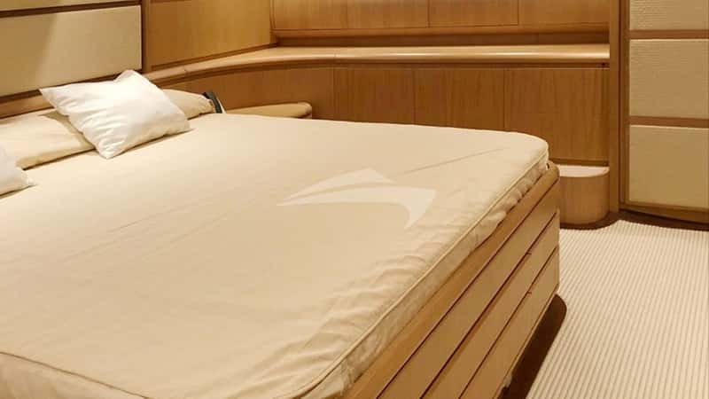B4 31m motor yacht charter, photo 4