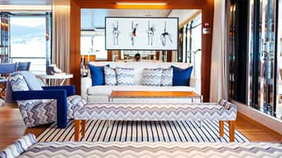 Upper deck main lounge
