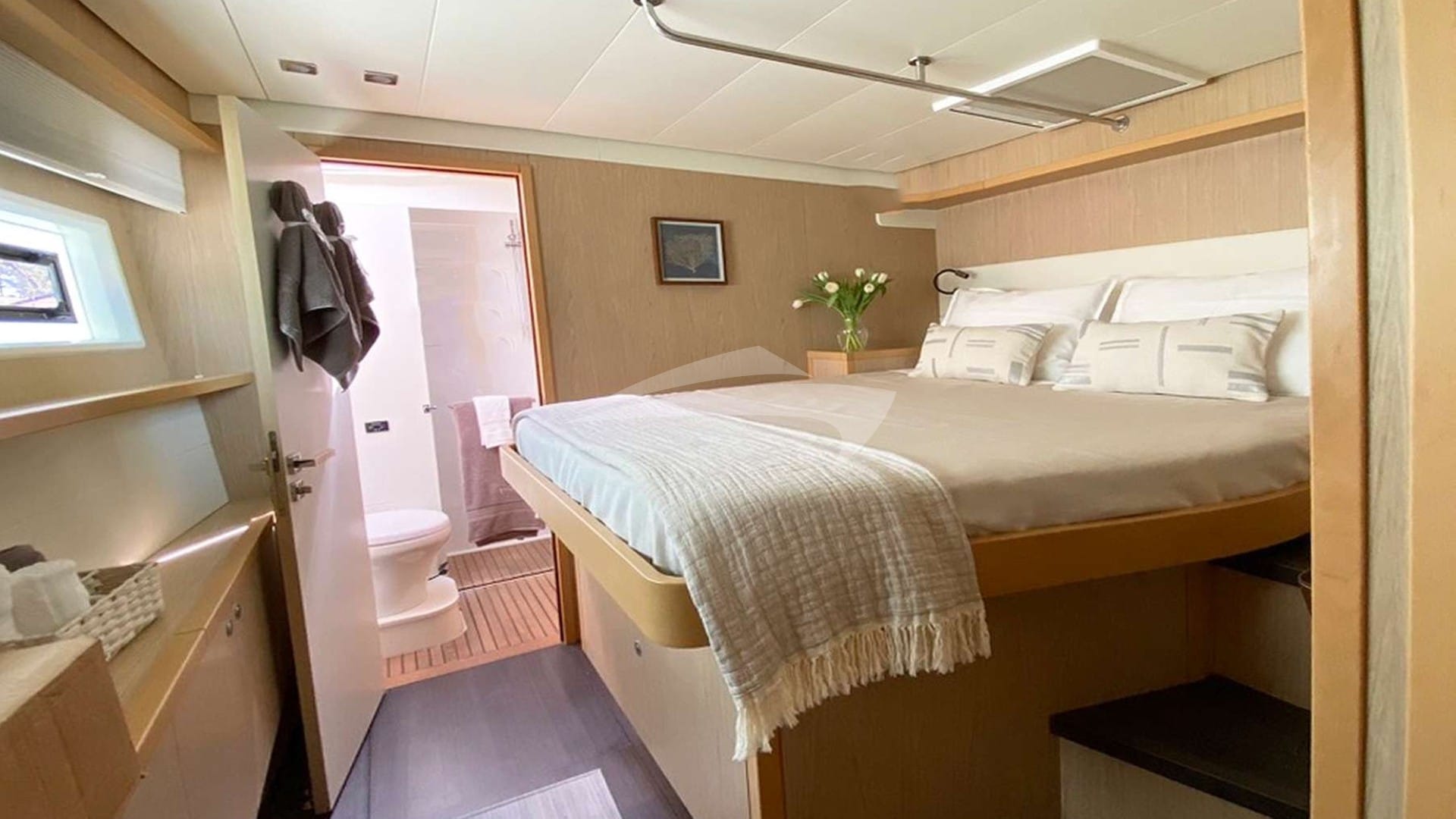 Port Aft Queen Cabin