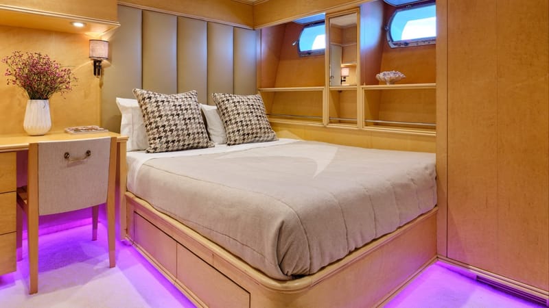 Double Cabin